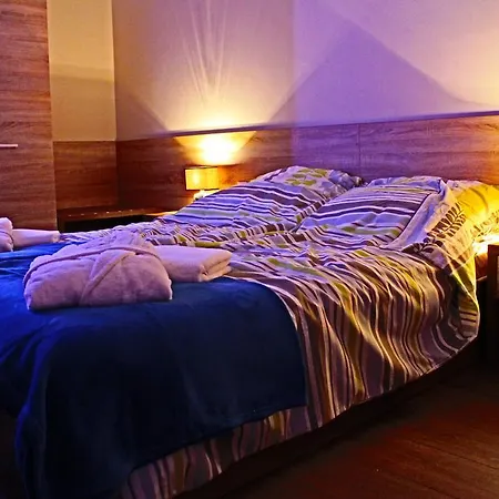 Oazis Apartmanhaz *